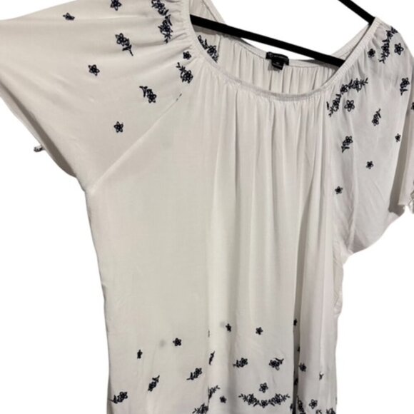 New Directions Blouse w/Embroidery Detail White 3X EUC - Picture 2 of 8